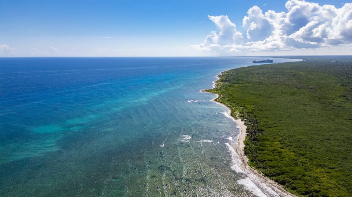 Investment lots for sale at beachfront Mahahual