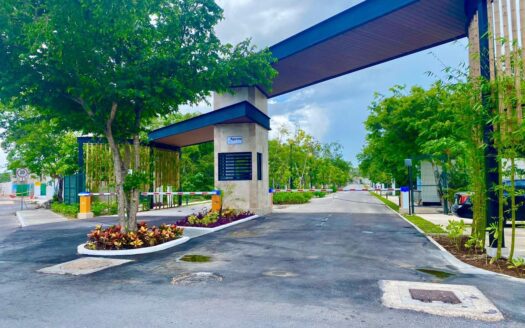 Residential lot for sale in Arcos de Bambú, Playa del Carmen