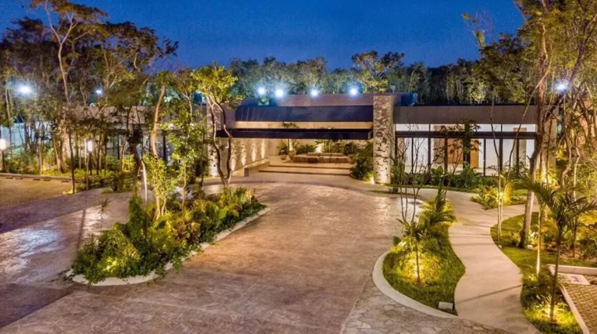 Valenia 65 Residential lot for sale in Playa del Carmen