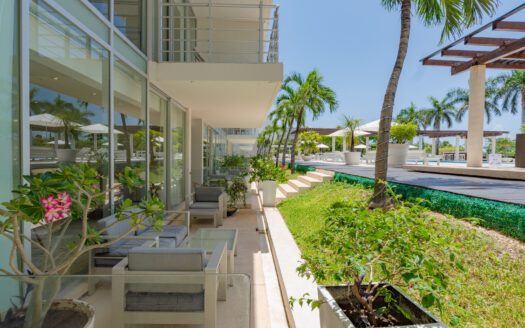 Ground-Floor Luxury Condo in Playa del Carmen – Steps from the Beach