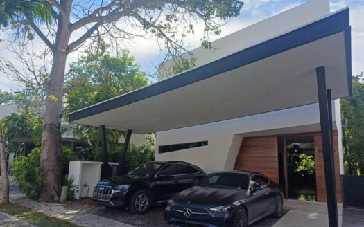 Luxury Villa in Playacar Phase II – Exclusive Residence in Playa del Carmen’s Most Prestigious Community