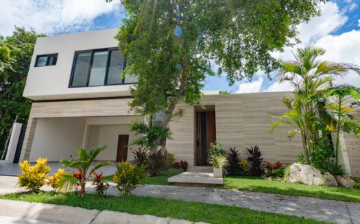 Casa Valenia Olmo – Modern Luxury & Smart Investment in Playa del Carmen
