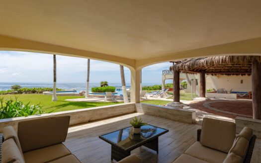 Oceanfront Ground-Floor Condo in Akumal