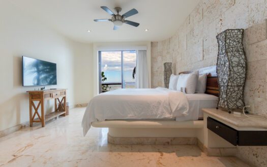 Luxury Oceanfront Condo in El Taj Oceanfront