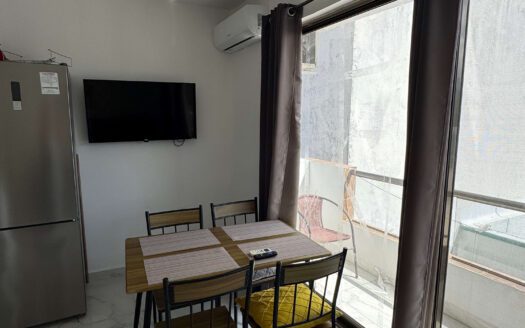 Turnkey Condo Near Fifth Avenue